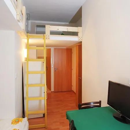 Joe's Central Apartment *